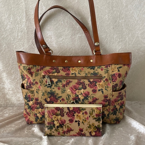 Patricia Nash Floral Tan and Brown Tote with Wallet - Picture 3 of 6